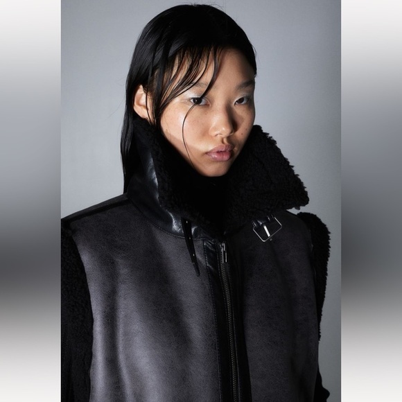 H&M Teddy Fleece-Lined Black Vest - Picture 13 of 15